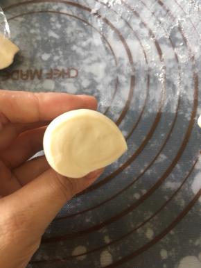 切开看一下，切面是光滑无气孔的