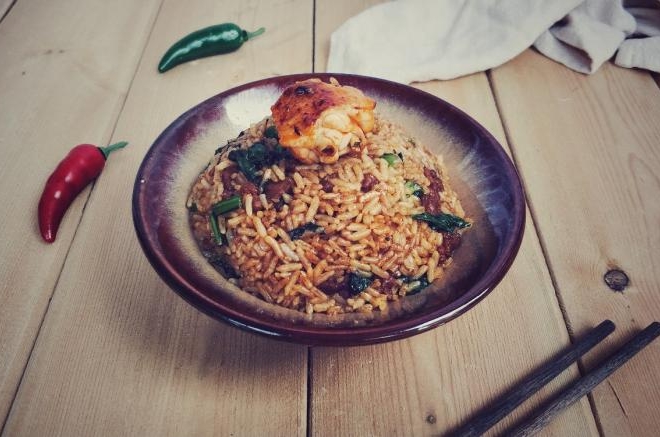 菜心粒卤肉炒饭