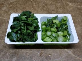 菜心洗干净切粒