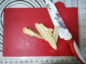 切成厚薄一致的大小