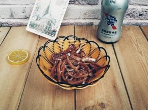 烤好晾凉到不烫手，撕成条