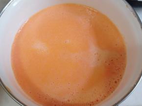 打成胡萝卜汁。