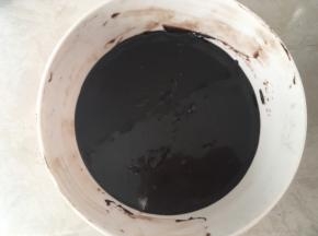 之后将甘纳许降温，装入容器内，盖保鲜膜冰箱冷藏备用