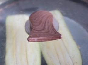 2.上锅蒸10分钟或者微波炉高火转4分钟