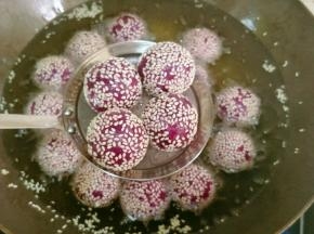 大概炸个10分钟，捞起沥油