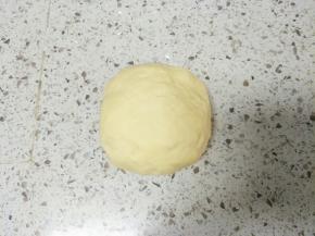 揉成光滑不粘手的面团