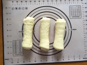 盖上保鲜膜松弛15分钟