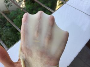 直到揉出手套膜即可