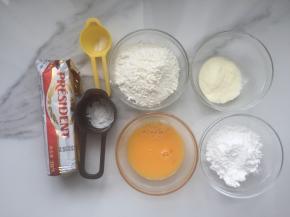 趁面团发酵的时间来做准备酥皮，先准备好所有酥皮的材料