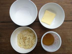 饼干面糊处理好之后，准备内馅材料