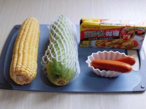 准备食材！（好侍百梦多咖喱有很多种口味，我选用的是原味，如果您喜欢辣的，还有不同辣度的咖喱哦～）