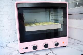 放入预热好的海氏烤箱，上下火160度，中层20分钟，烤好取出晾至手温后密封保存

