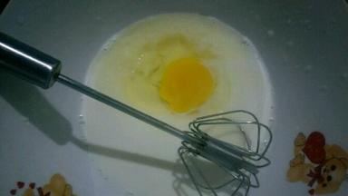 把除葡萄干外的所有挞液材料混合