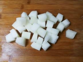 冬瓜削去皮切成小块