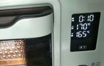 现在可以开始预热烤箱啦，上火170/下火165