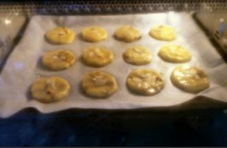 放入烤箱，大约烤12分钟左右