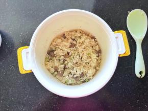 12、蒸好后翻拌均匀即可。