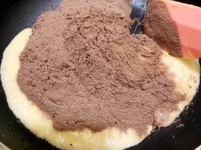 加入量多的那份可可奶粉