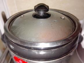 加盖炖1个半至2小时左右。口感根据个人的加减时间