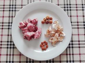 所有的材料，猪扇骨洗净沥干水份。