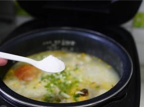 再加入适量细盐调味就成了。