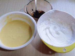 准备工作完成，蛋黄糊，可可糊，蛋白霜！