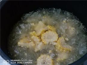 听到提示音关闭电源，待自然解压后再打开锅盖