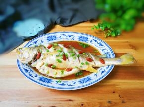 清甜枸杞让黄鱼更美味！