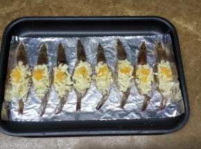 最后放上咸蛋黄碎