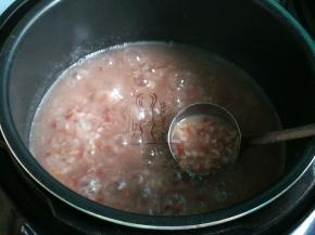 煮好可以开盖后，继续开盖煮搅拌搅拌至变浓稠