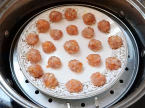 冷水入锅蒸20分钟即可。