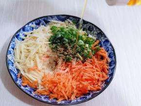 加入少许食用油！