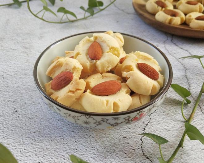 杏仁玛格丽特饼干