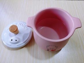 砂锅中一次性加入足够的纯净水。