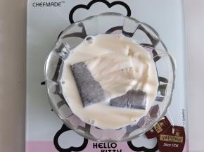 称重好牛奶，放入茶包。
