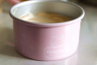 轻轻震出大气泡。