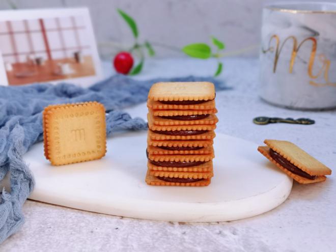 可可牛轧糖夹心饼干