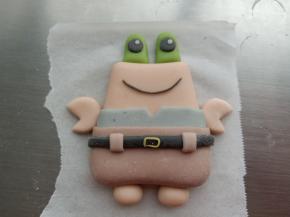 20.将眼睛和嘴巴粘好
