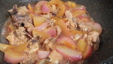 炖的汤汁差不多，即可，加少许盐，味精调味就出锅。