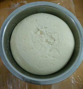 然后放到温暖处发酵一个小时左右。