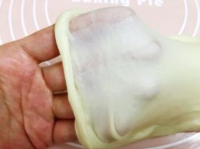 揉面结束能拉出薄膜来即可