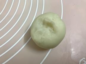 收口捏紧，一定要收紧口不然烤的时候会裂开