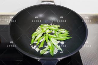 下杭椒炒出辣味