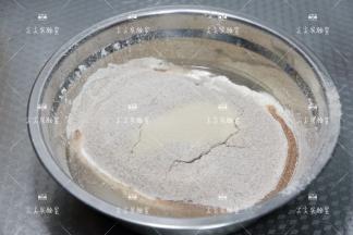 除核桃仁外所有材料混合