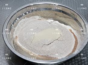 除核桃仁外所有材料混合