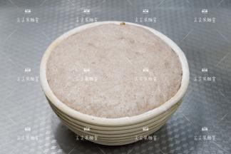 温暖处发酵至2.5-3倍大