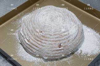 发酵好，倒扣在烤盘上