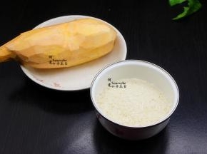 食材准备：大米、红薯