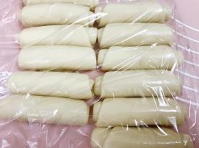 再从上往下卷起，依次做完