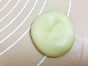 包好捏紧，收口朝上